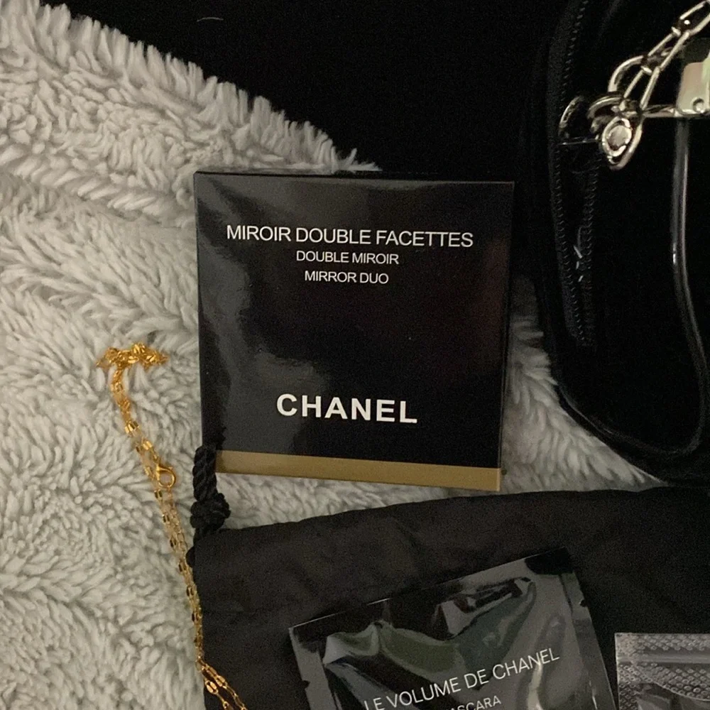 N/A black velvet